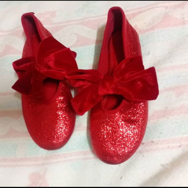 Zapatos de mujer, para niña y chancletas de baño - Img 120939496