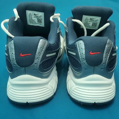 SE VENDE TENNIS (ZAPATILLAS) NIKE ORIGINALES NUEVAS #42 (26.5cm) - 7/9