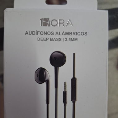 Porta celular para auto, cables de carga de celular, mause inalambrico y audifono - 3/4