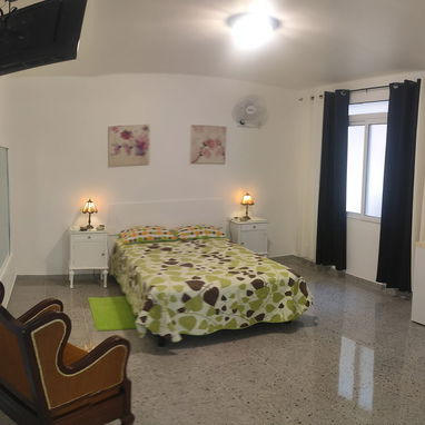 Excelente apartamento en el Vedado el edificio fue construido por el Arquitecto Alberto Prieto.Mide 170 mts cuadrados. - 4/7