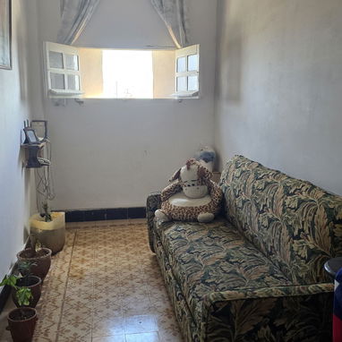 Apto. de 2/4, garaje colectivo, Vedado (V-254) - 2/7
