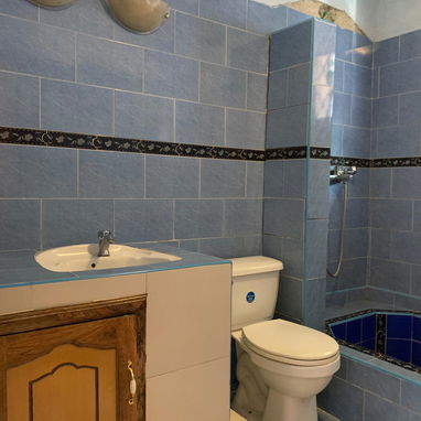 🏖️ Casa de Renta En Guanabo Con Piscina.💡 Planta Eléctrica funcional. Capacidad para 10 personas - Img 117542976