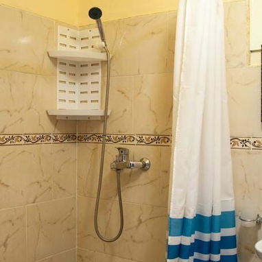 Espectacular casa independiente a la venta en El Vedado totalmente remosada!!! - Img 113157565
