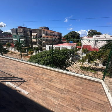 Propiedad en construcción en bajos de un biplanta cercano a 31 y 30 , Sierra - Miramar - 4/10