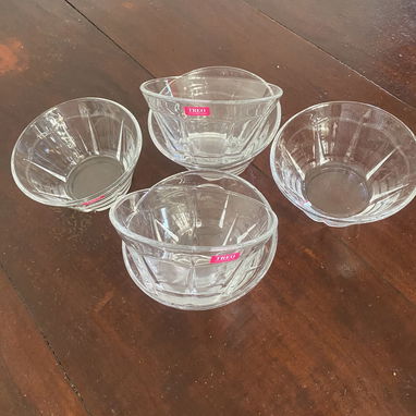 Vendo juego de postreras de cristal nuevas. Contactar con Isabela al 58264306. Más información por WhatsApp. - 4/7