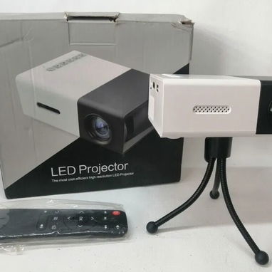 Se vende Proyector LED YG300 de alta resolución - Img 117910329