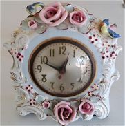 Reloj de porcelana antiguo - Img 45771497