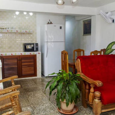 Renta lineal de casa 🏡 independiente de 2 habitaciones  con respaldo de energía. - Img 117749106