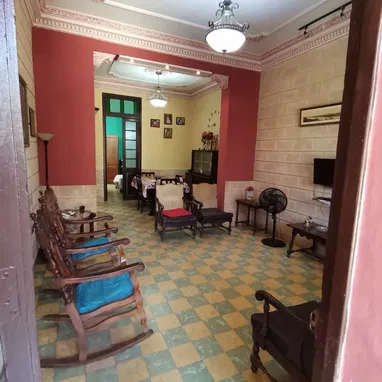 Se vende casa de 3 habitaciones en el vedado - Img 124066342