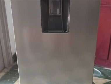 Refrigerador marca royal con dispensador de agua - Img main-image-45723663