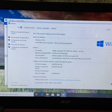 Laptop Acer roja. Equipo confiable con rendimiento ideal para algunos juegos y trabajos de programación informática. - 5/5