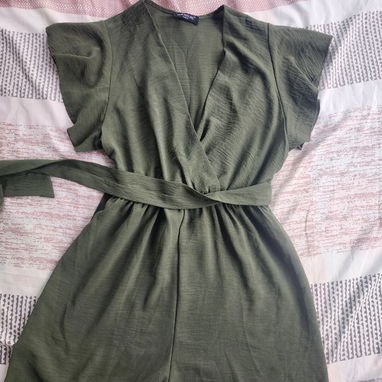 Ropa de poco uso en buen estado - Img 114988306