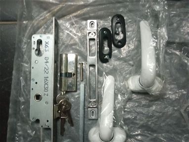 Se vende cerradura npara puerta de aluminio. - Img main-image