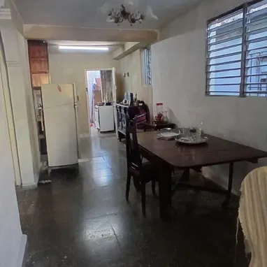 馃彙 SE VENDE CASA INDEPENDENDIENTE CON APARTAMENTO, excelente zona en MIRAMAR - Img 120897366