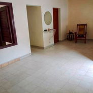 CASA EN BAJOS CON JARDÍN, CARPOCH Y PATIO DE TIERRA EN NUEVO VEDADO!!! - Img 56447156