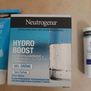 Gel-crema facial+crema de manos+ bálsamo labial NEUTROGENA - 2/4