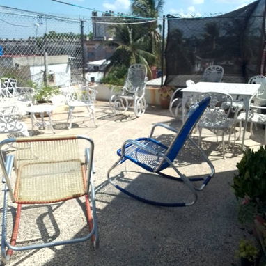 *140🏡Venta de Casa puerta de calle en Marianao de 3 Plantas*  🚘*Tiene posibilidad de Garaje*  🗺*Pto de Ref :Cerca de - 6/8