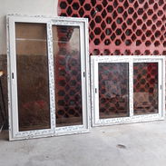 Marquetería de aluminio y cristal, Puertas , Ventanas , Bajos de meseta , Paños fijos, Mamparas de baño, Estantes , ect. - Img 54686676