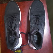 Tenis de hombre nuevos #11(44) - Img 56783476