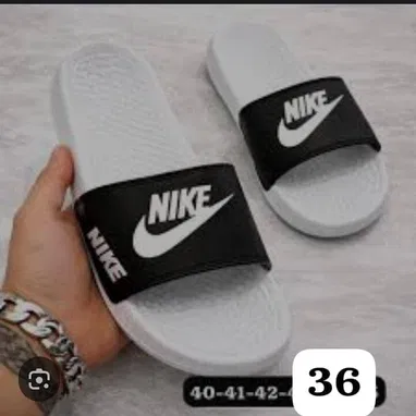 Chancletas  en cada foto los números que hay 6500 - 3/3