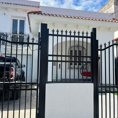 Casa capitalista con piscina en Kholy - Img 119683045