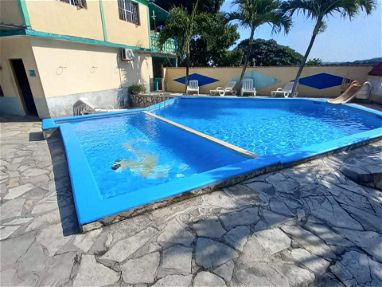 Casa de renta de 5 habitaciones con piscina grande en guanabo. Whatssap 52959440 - Img 64658481