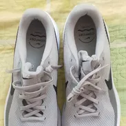Zapatos Nike para hombre. 100% Originales y nuevos. Miden 29.5cm - Img 57634156