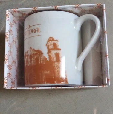 Taza o jarra mug de fina cerámica española. Elegante caja de envoltura para regalo. - Img 86990787