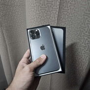 Vendo iPhone 13 pro maxxx de 90% de batería en su caja color negro  en cajaaa - Img 44769717