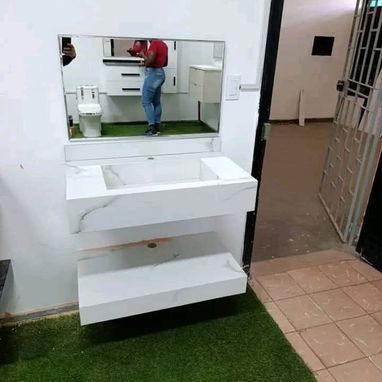 SE VENDE LAVAMANOS CON SU MUEBLE - Img 121980980