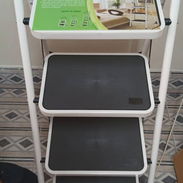 ESCALERA DOMÉSTICA PLEGABLE DE 4 NIVELES CON MANIJA ACOLCHADA, ENTREGA DE FACTURA PARA SU GARANTÍA VARIEDAD DE PRODUCTOS - Img 56461925