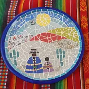 Plato de cerámica hecho de mosaicos - Img 57595417