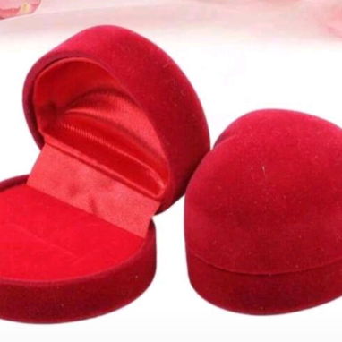 Cajitas para anillos en forma de corazon, fresa, y sombrero - 3/5