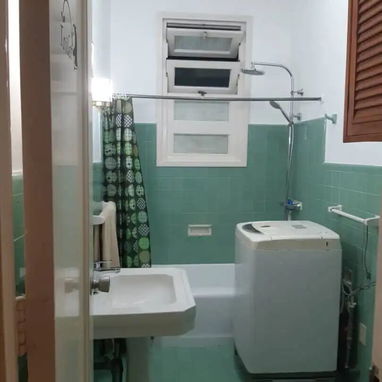 🎯 Apartamento en el Vedado, luz permanente. - Img 121921900