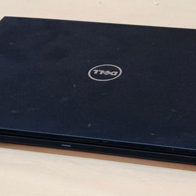 💻 120 USD – Laptop Dell como nueva Equipo confiable con rendimiento ideal para algunos juegos y programación - Img 123894353