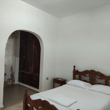 📱 Villa de Lujo con Piscina y Billar a Pasos de la Playa en Guanabo - Img 116116089