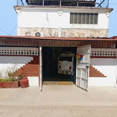 Exclusiva Casa en Venta - Img 124760494