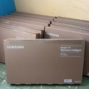 Smart tv Samsung de 40" con su soporte giratorio - Img 57966041
