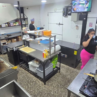 Vendo Cafetería funcionando con todo dentro - 2/10