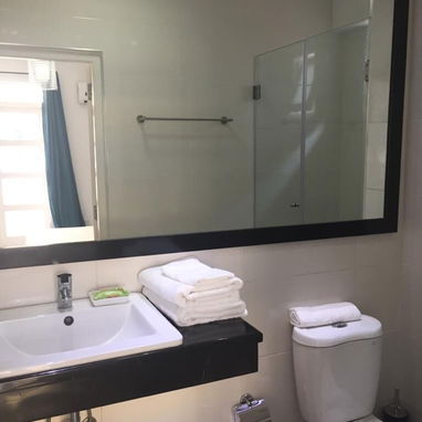 🌇 Apartamento Independiente con Vista al Malecón – Vedado REF 1355 - Img 95799327