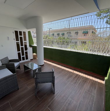 Renta de apartamento totalmente renovado en el Vedado, preferiblemente renta lineal - Img 99276757