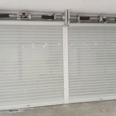 Se fabrican.instalan y automatizan puertas de garaje y protección de negocios - 5/10