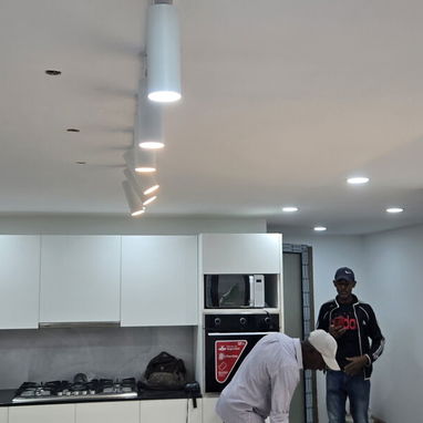 ⚡ ¡Somos tu equipo! 3 electricistas montadores profesionales. Garantizamos seguridad, rapidez y calidad en tus instalaci - Img 124699764