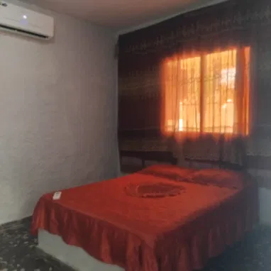 Se renta casa en Guanabo de 5 habitaciones climatizadas con piscina - Img 99188421