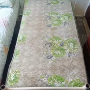 Se vende cama de tubo personal , con colchón, de uso , pero en buen estado - Img 55393354