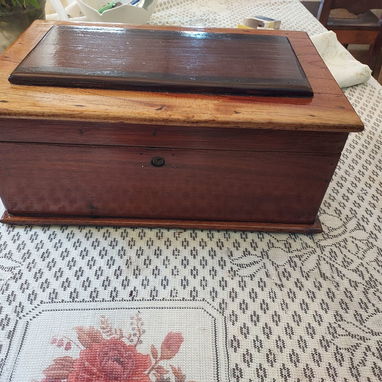 Bella Caja de Madera ideal para guardar Tabacos - Img 124968018
