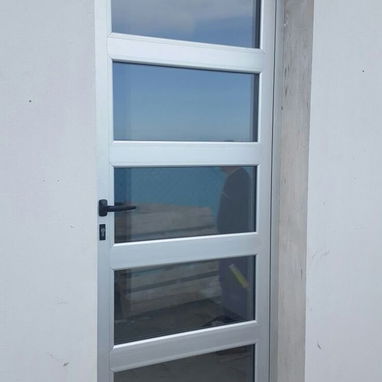 Venta de puertas y ventanas de cristal y aluminio - Img 123564312