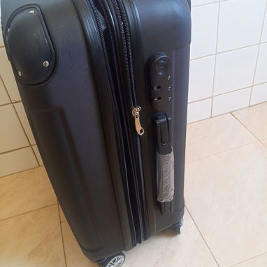 Maleta nueva 4ruedas 12 23 y 32kilos. Acepto mn y transferencia - Img 123614252