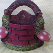 JARDINERA MUY LINDA. 1800 CUP. ALTO 27 CMS. ANCHO 29 CMS. PROFUNDIDAD 12 CMS. - Img 56370726