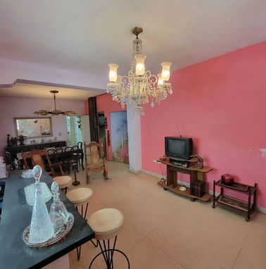 Oferta!!! Casa independiente en 9na con 5 cuartos,patio y garaje cerrado. Excelente oportunidad de inversión!!! - Img 79808896